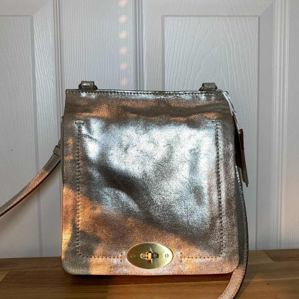 Clarks “Tapton Park” Small Crossbody Bag – Metallic Silver – NWT